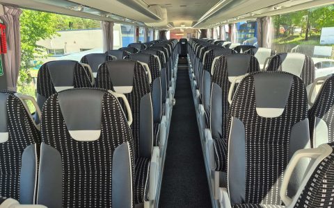 Scania_srodek