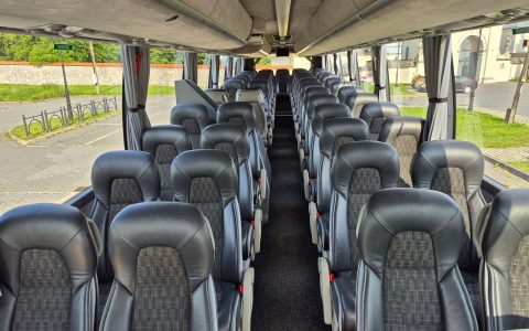 Volvo_zielony_srodek